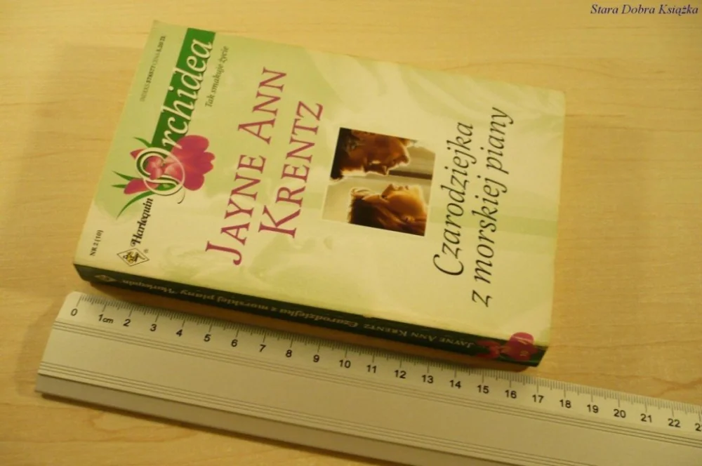 Do wyczerpania zapasów CZARODZIEJKA Z MORSKIEJ PIANY - Jayne Ann Krentz