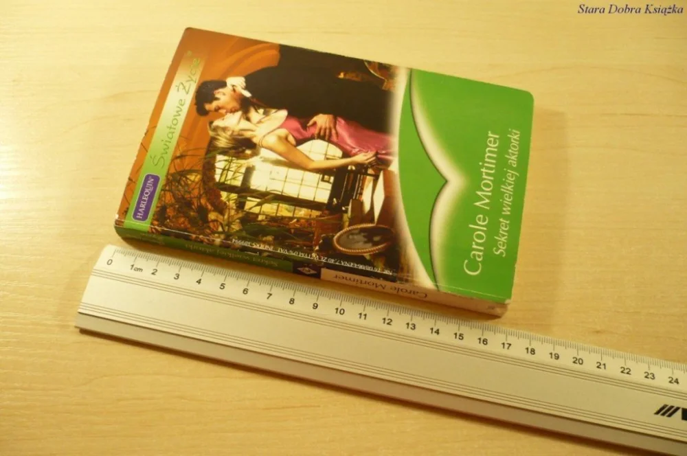 Do wyczerpania zapasów SEKRET WIELKIEJ AKTORKI - Carole Mortimer (2006)