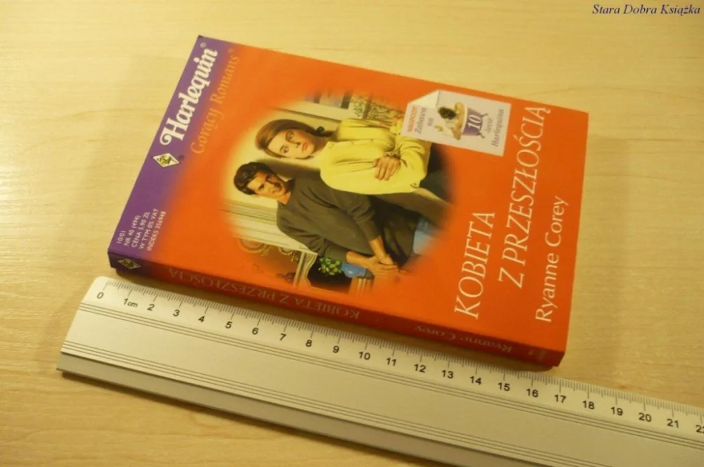 Kup teraz KOBIETA Z PRZESZŁOŚCIĄ - Ryanne Corey (2001)