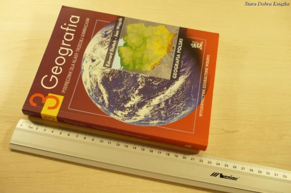 Bestseller GEOGRAFIA 3 PODRĘCZNIK - E. Dudek, J. Wójcik 2006