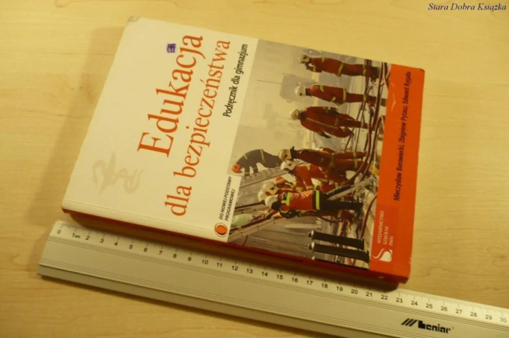 Nowy EDUKACJA DLA BEZPIECZEŃSTWA. PODRĘCZNIK (2009)