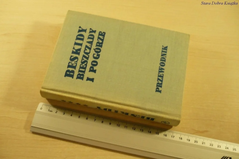 Ostatnie sztuki BESKIDY BIESZCZADY I POGÓRZE. PRZEWODNIK (II 1975)