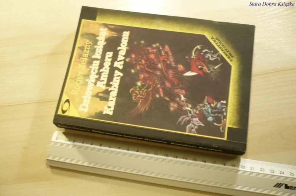 Wysoka jakość DZIEWIĘCIU KSIĄŻĄT AMBERU; KARABINY AVALONU (1989)