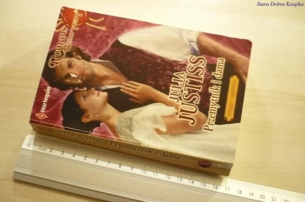PRZEMYTNIK I DAMA - Julia Justiss (2011) Niska cena