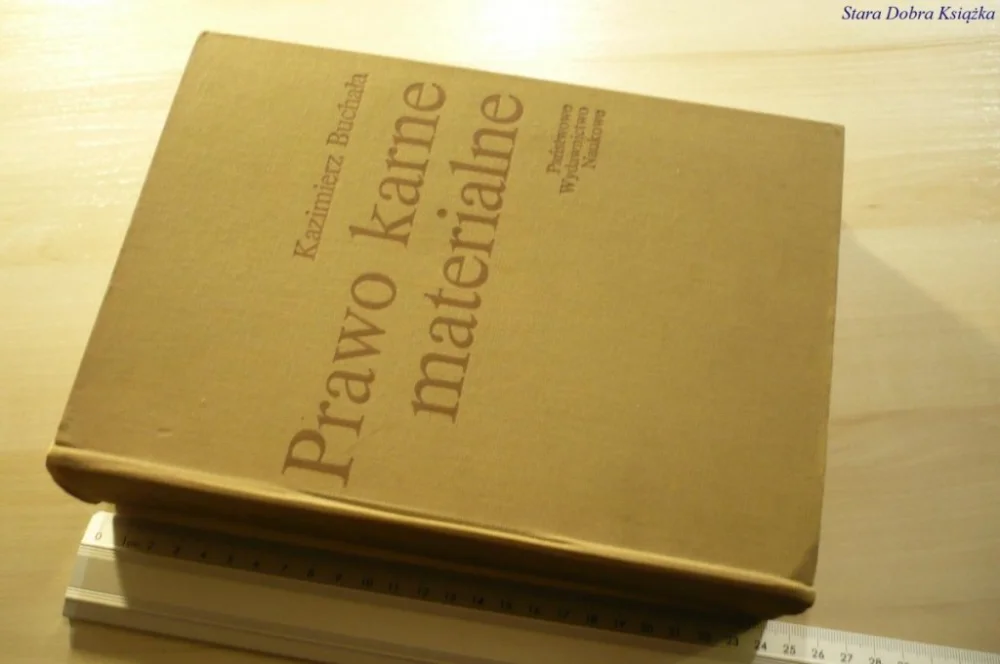 Hit cenowy PRAWO KARNE MATERIALNE - Kazimierz Buchała (1980)