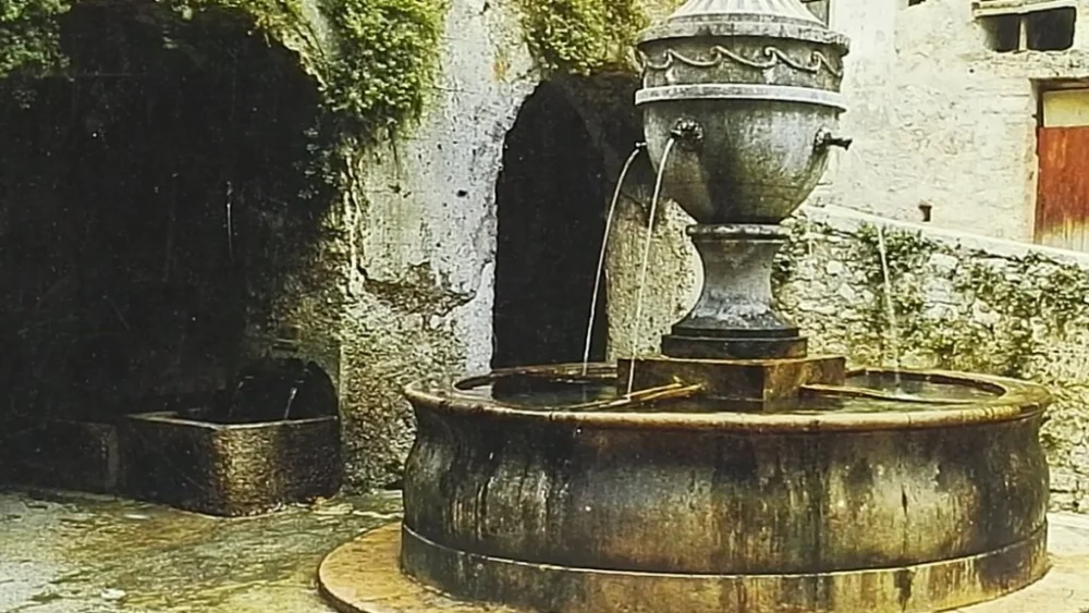 Nowość SAINT PAUL DE VENCE. LA FONTAINE