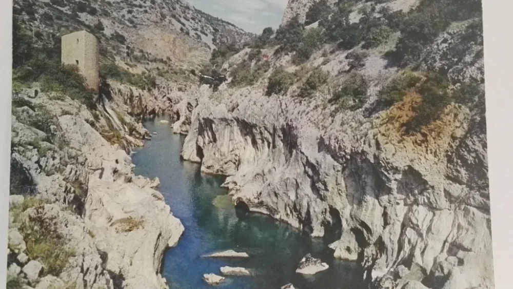 Ostatnia szansa 'BEAUX SITES DE L'HERAULT' LES GORGES