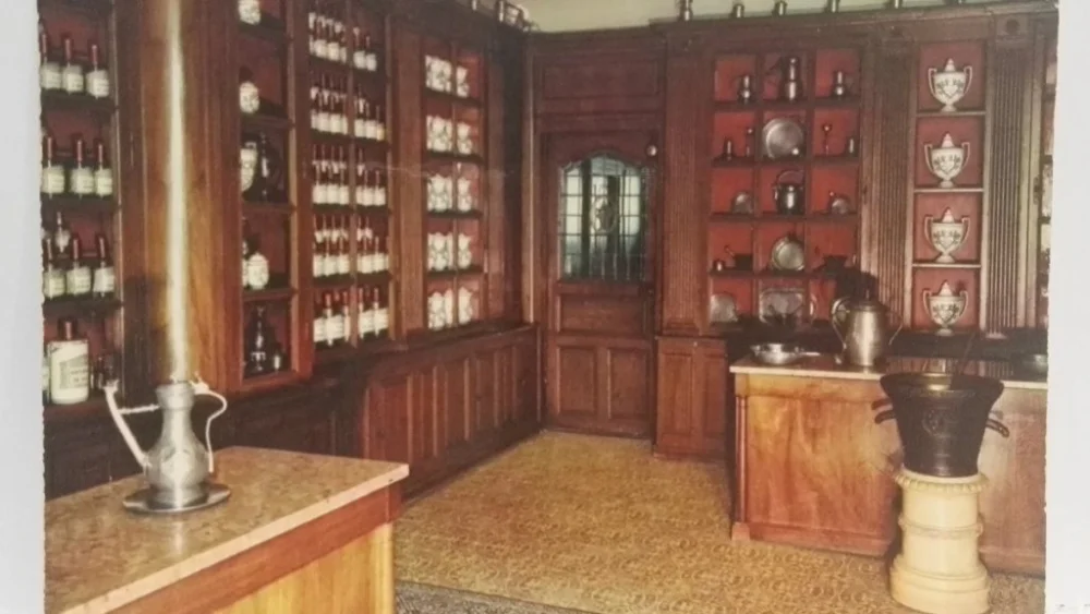 Szybka dostawa EGLWYS GADEIRIOL TYDDEWIBEAUNE (CÓTE-D'OR)