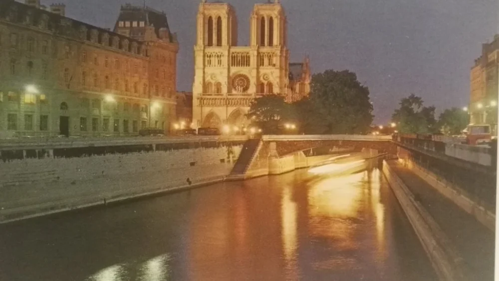 Okazja PARIS, LA NUIT. NOTRE-DAME ET LA SEINE