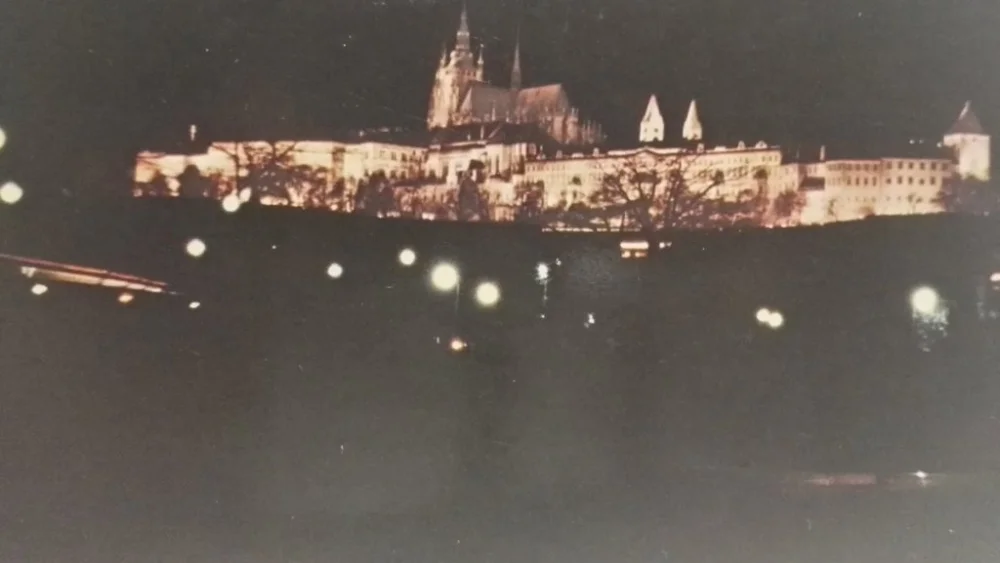 PRAHA. SLAVNOSTNI OSVETLENI PRAŹSKEHO HRADU Nowy