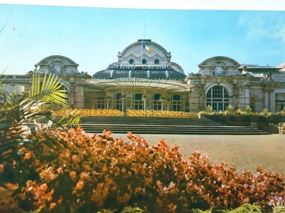 VICHY (ALLIER) SANTE VACANCES LE CASINO Bestseller