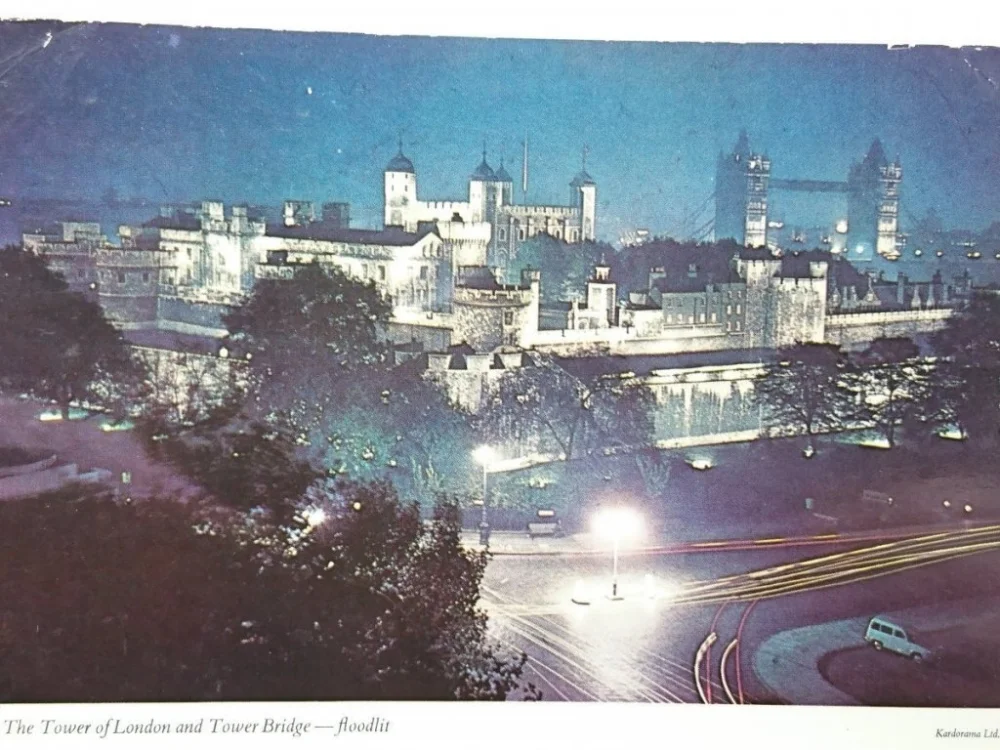 THE TOWER OF LONDON AND TOWER BRIDGE - FLOODLIT Wyprzedaż