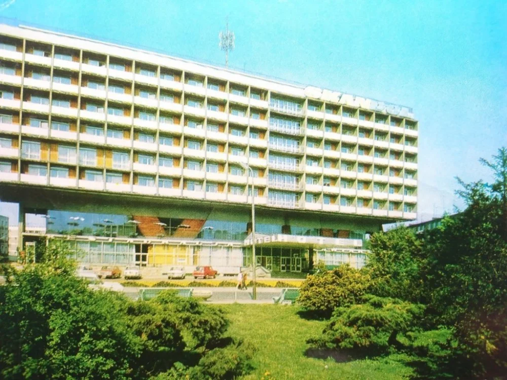 KOŁOBRZEG. HOTEL 'SKANPOL' FOT. K. JABŁOŃSKI Szybka wysyłka