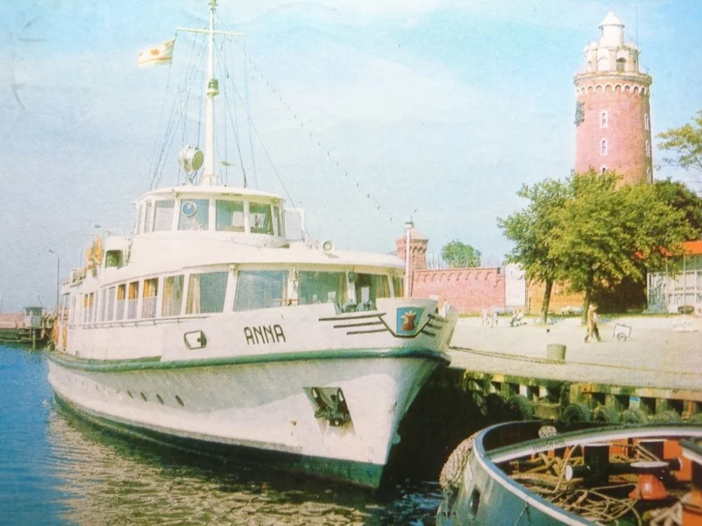 KOŁOBRZEG. STATEK WYCIECZKOWY FOT. K. JABŁOŃSKI Bestseller