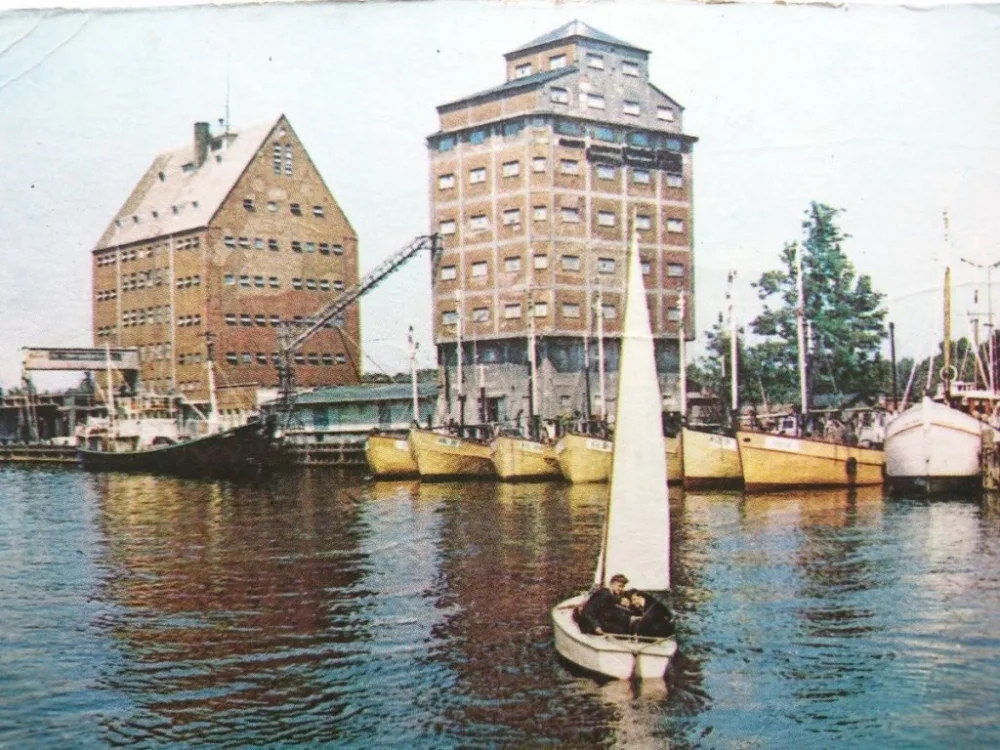 KOŁOBRZEG. FRAGMENT PORTU FOT. A. STELMACH Popularny