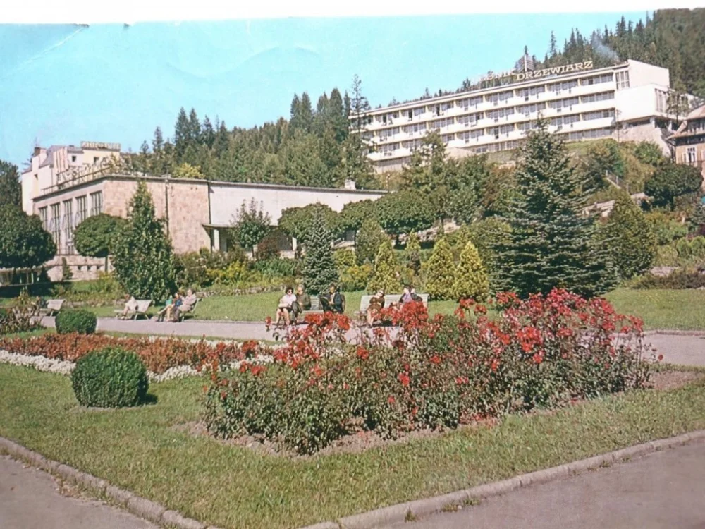 KRYNICA. FRAGMENT UZDROWISKA... FOT. M. RACZKOWSKI Wysoka jakość