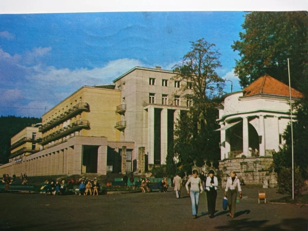 KRYNICA. MUSZLA KONCERTOWA I NOWY DOM FOT. J. ŻAK Super okazja