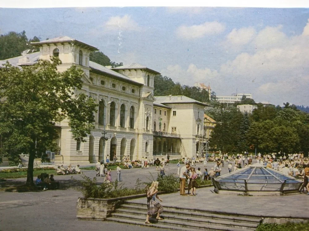 KRYNICA. STARY DOM ZDROJOWY FOT. M. ŻYŁA Oferta limitowana