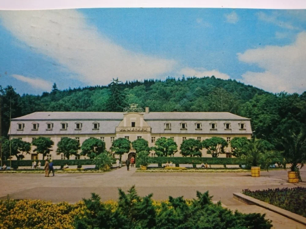 KUDOWA ZDRÓJ. SANATORIUM 'ZAMECZEK' FOT. JABŁOŃSKI Ostatnie sztuki