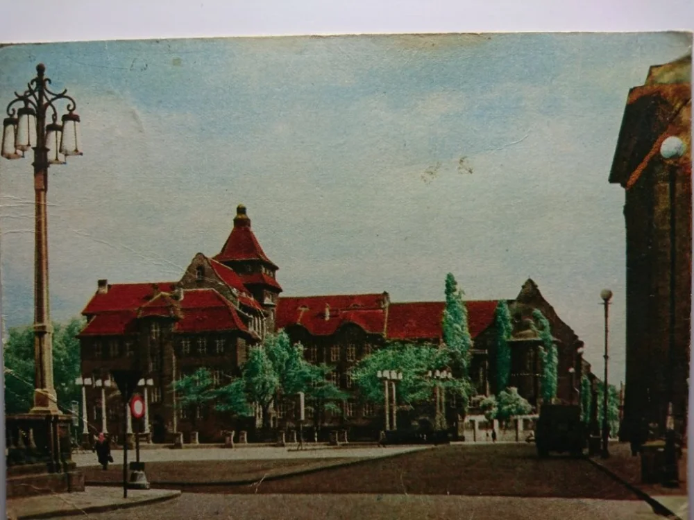 KATOWICE. SZKOŁA PODSTAWOWA FOT. T. HERMAŃCZYK Bezpieczna płatność