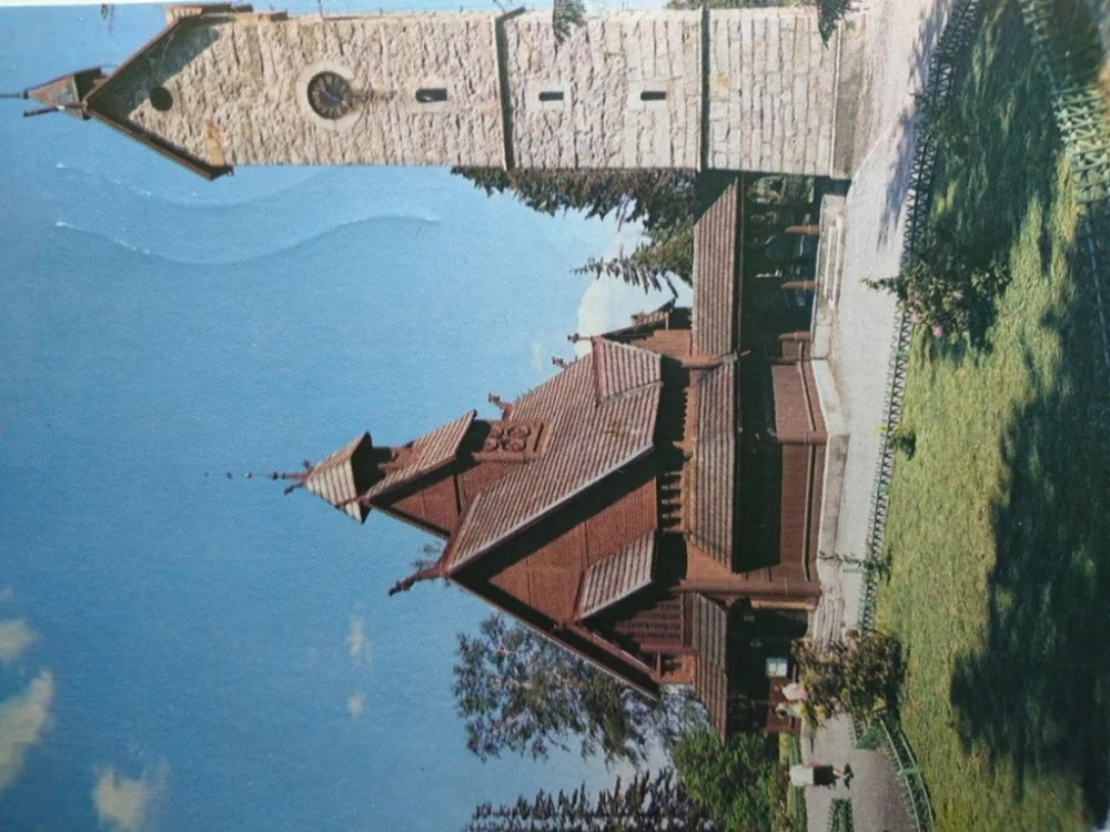Nowość KARPACZ - BIERUTOWICE. ŚWIĄTYNIA FOT. JABŁOŃSKI