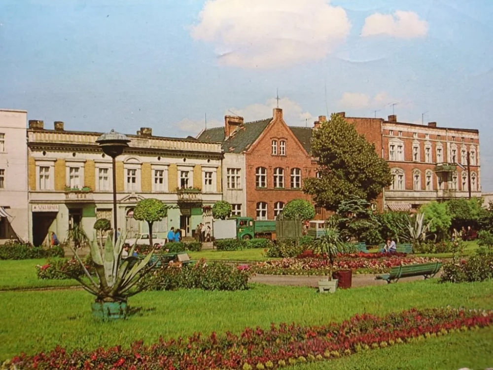 Sprawdź teraz KRUSZWICA. PLAC 1 MAJA FOT. J. CHOJNACKI, ZBORSKI
