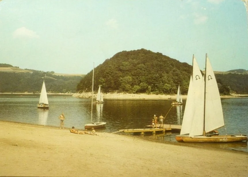 GRÓDEK NAD DUNAJCEM. PLAŻA I PRZYSTAŃ FOT. J. ŻAK Dostępne od ręki