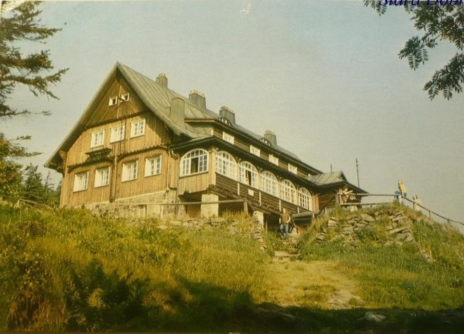 GÓRY IZERSKIE. SCHRONISKO PTTK FOT. FITKAU, MOROZ Super okazja