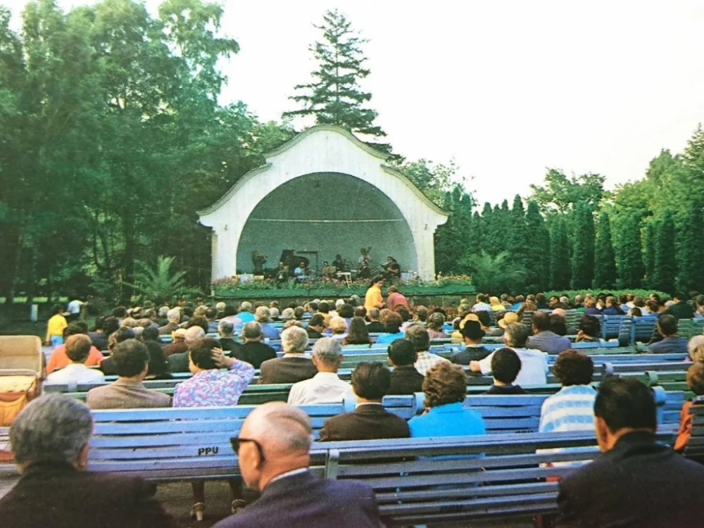 INOWROCŁAW. KONCERT W PARKU... FOT. GUDANOWICZ Ostatnie sztuki
