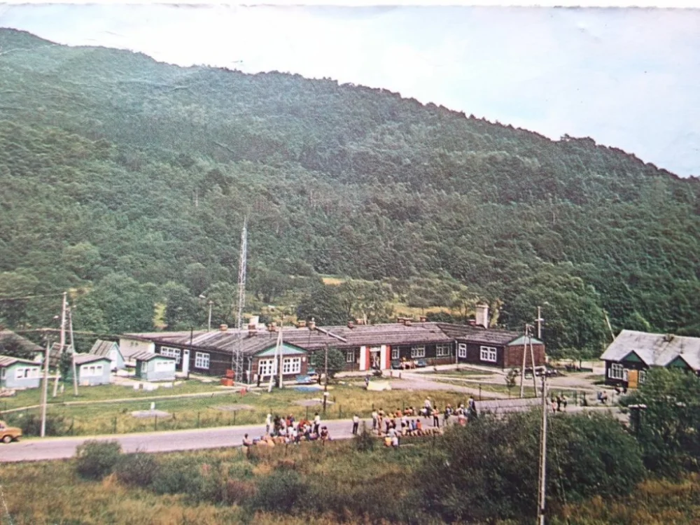 Szybka wysyłka BIESZCZADY. SCHRONISKO TURYSTYCZNE FOT. ŁOPIEŃSKA