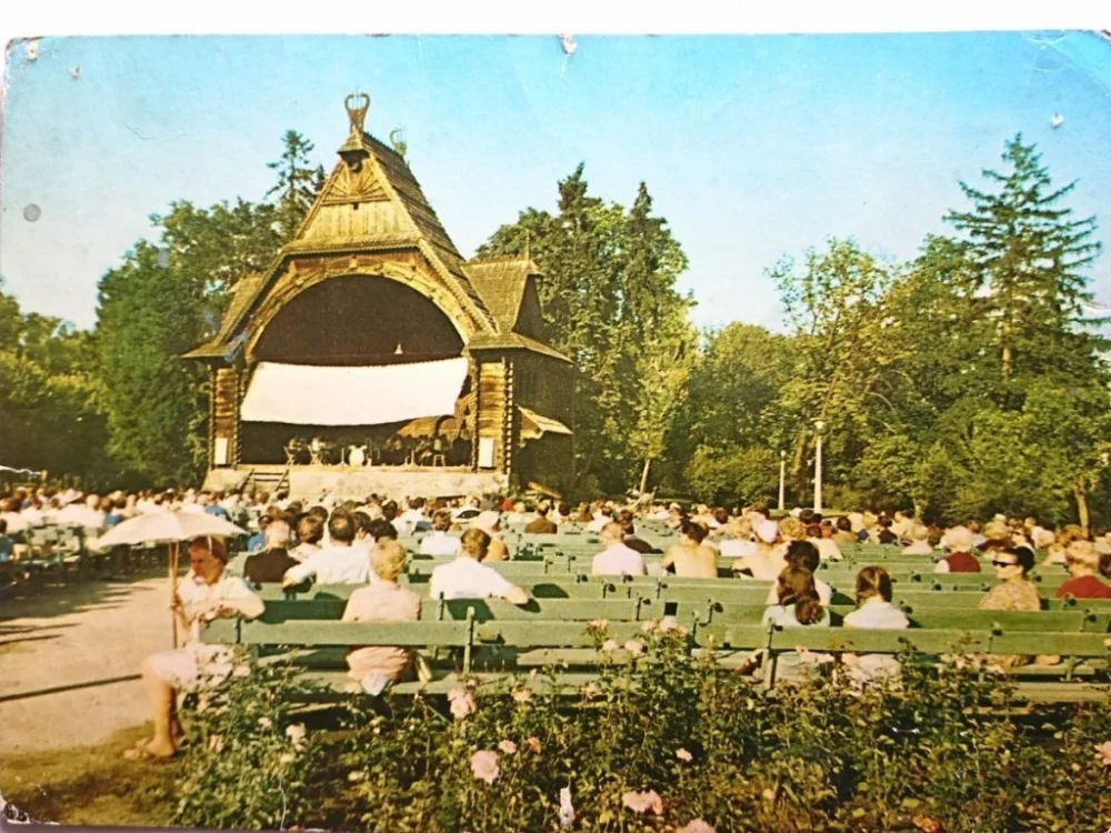 CIECHOCINEK. KONCERT W PARKU...FOT. S. JABŁOŃSKA Taniej