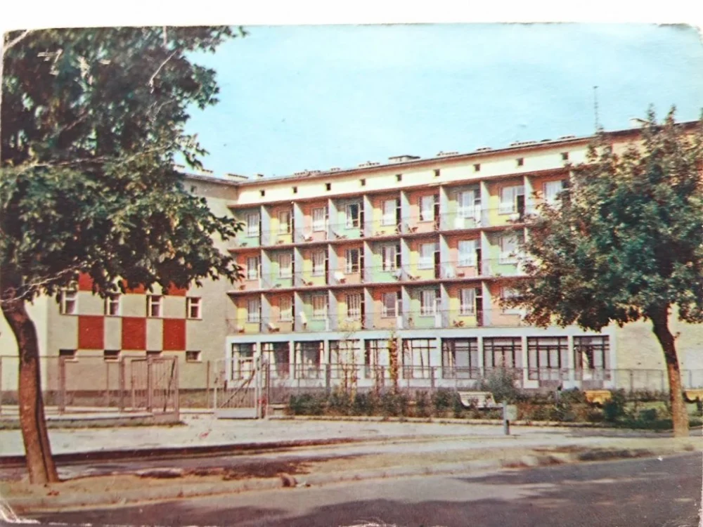 Tani CIECHOCINEK. DOM ZDROJOWY... FOT. E. CZAPLIŃSKI