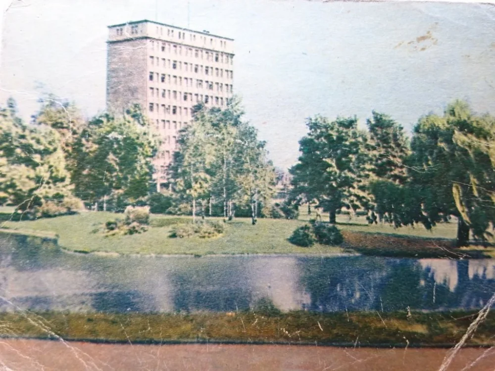 Ekspresowa dostawa POZNAŃ - FRAGMENT PARKU... FOT. P. MYSTKOWSKI