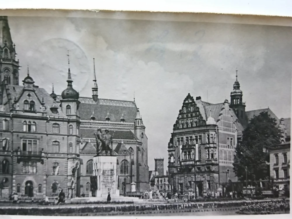 Super okazja LEGNICA - PLAC STALINA FOT. L. ŚLUSARCZYK