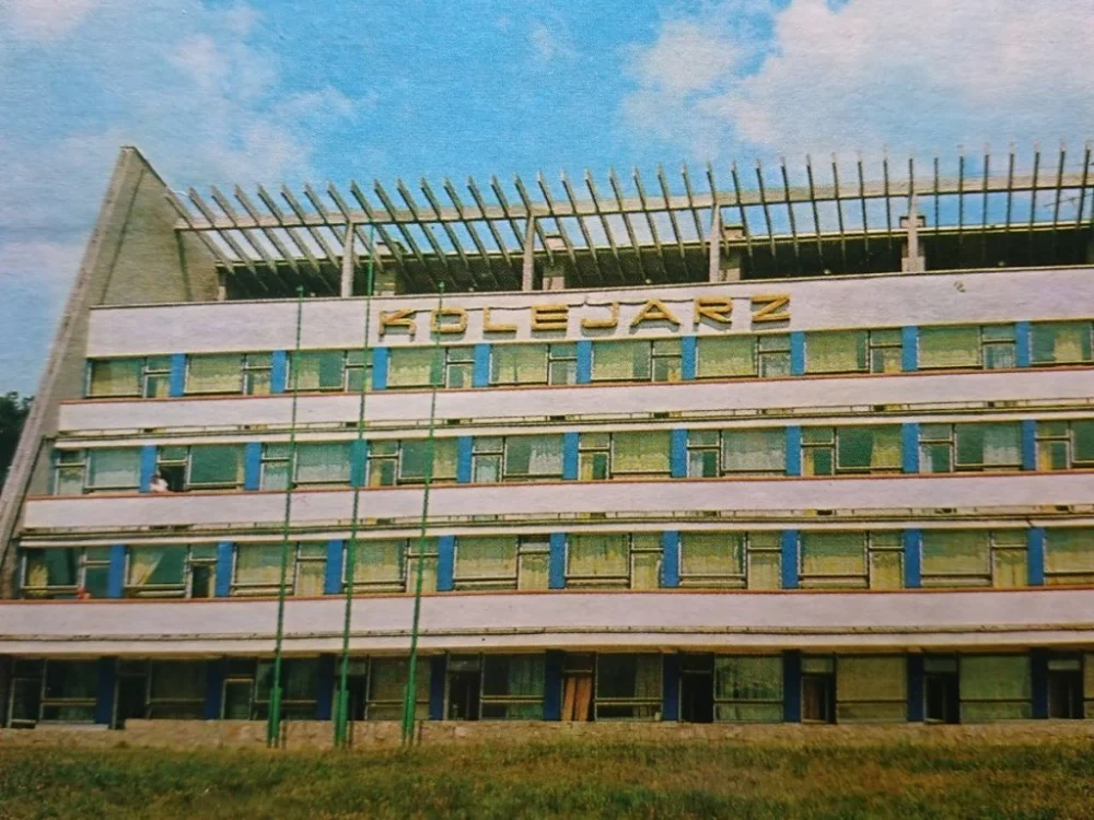 Oferta USTROŃ-JASZOWIEC. DOM... FOT. M. RACZKOWSKI