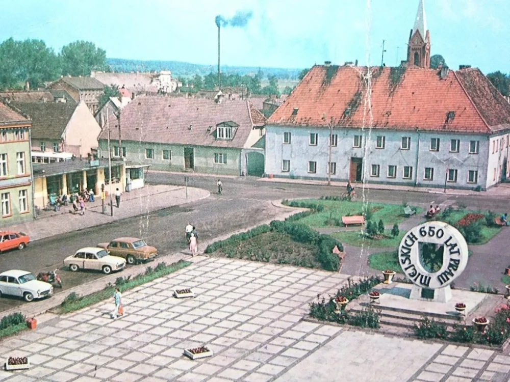 Dostępne od ręki DREZDENKO. PLAC 15 GRUDNIA FOT. R. REED