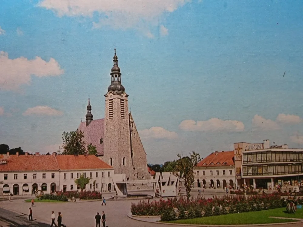 Do wyczerpania zapasów LIMANOWA. FRAGMENT RYNKU... FOT. J. ROSIKOŃ