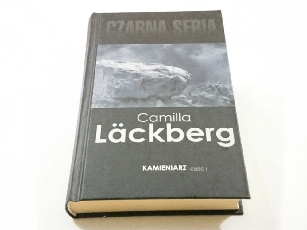KAMIENIARZ CZĘŚĆ 1 - Camilla Lackberg Rabat